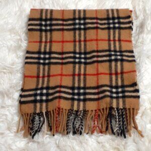 Vtg Burberry Lambswool Scar
